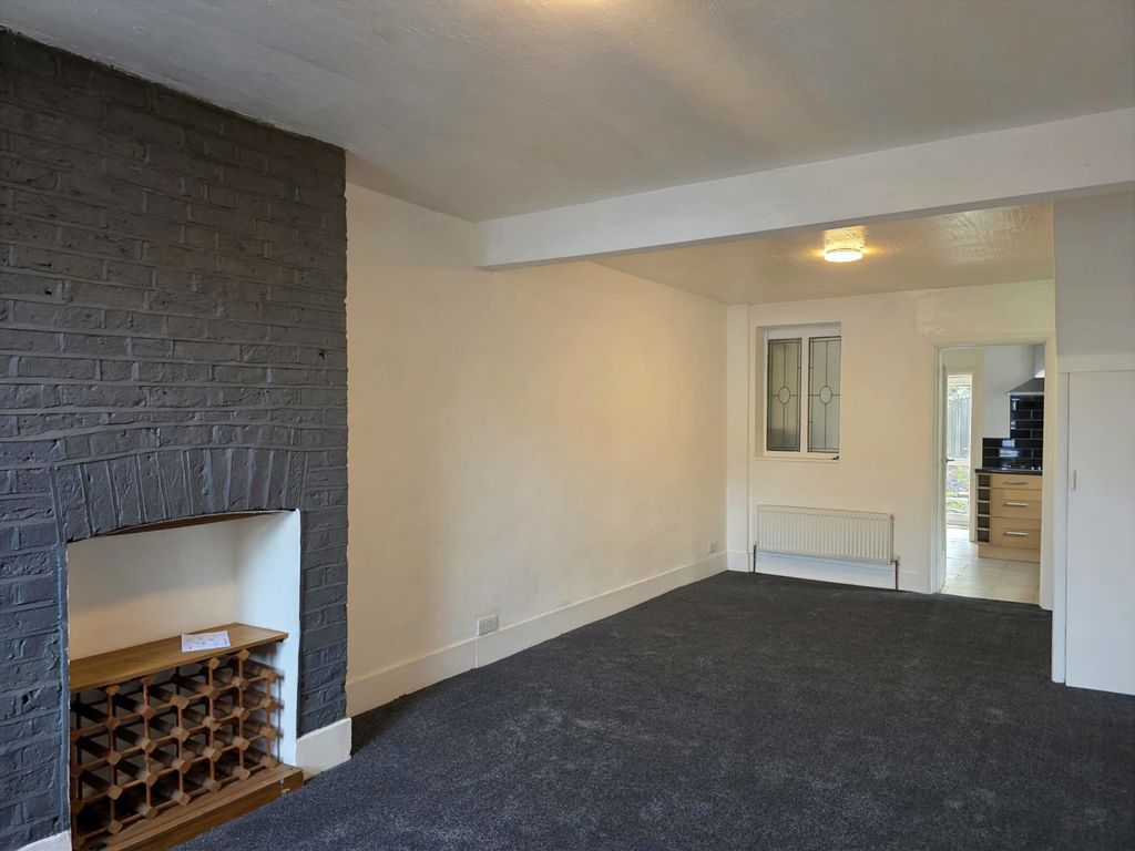 Property photo 2 of 8 Gallery