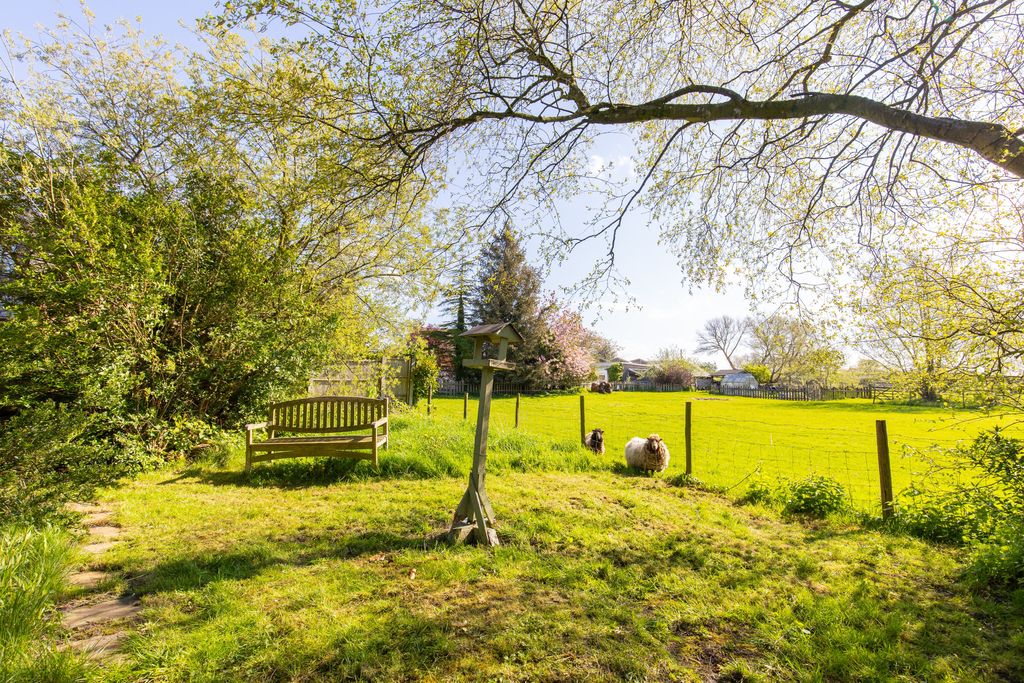 Property photo 2 of 19