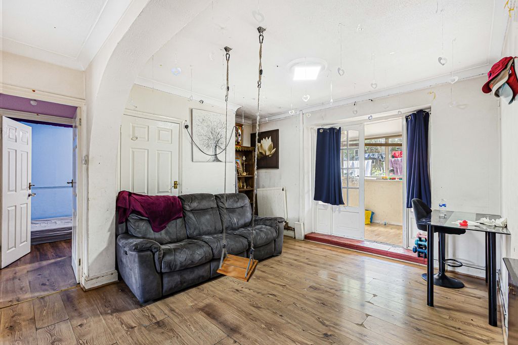 Property photo 3 of 30