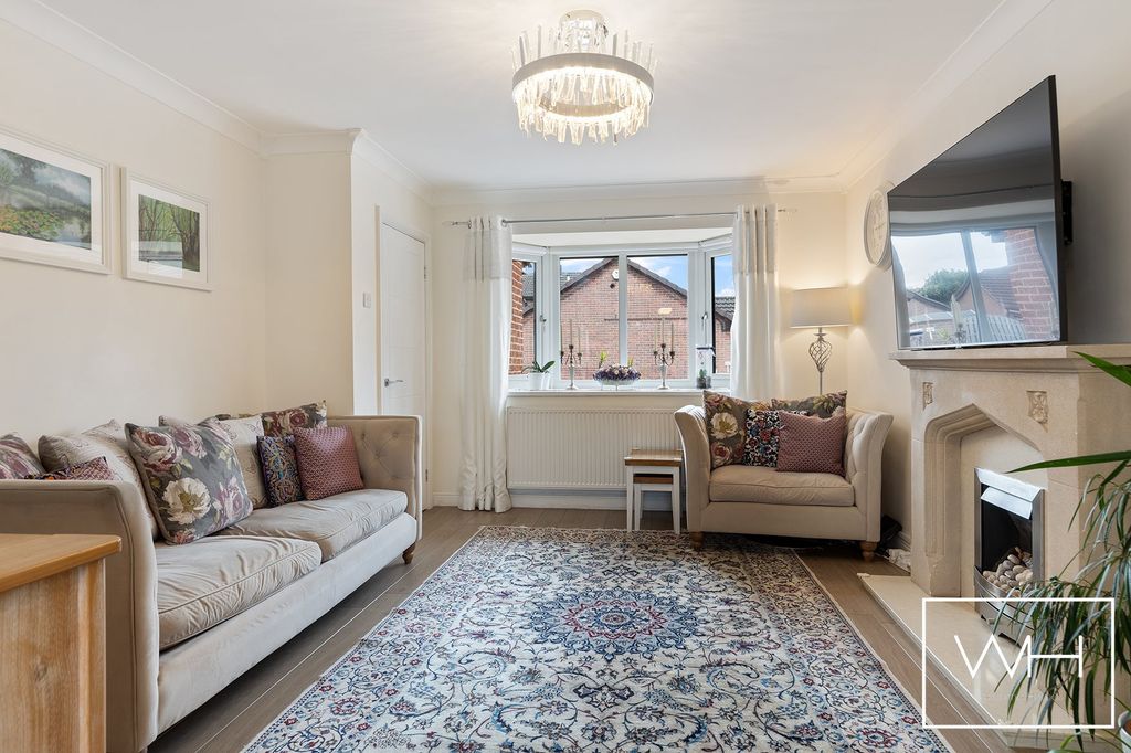 Property photo 3 of 20 4 Paddock Close Doncaster 09_297