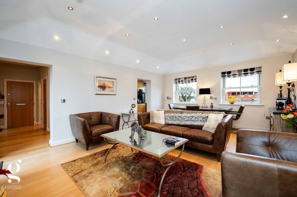 Property photo 3 of 25