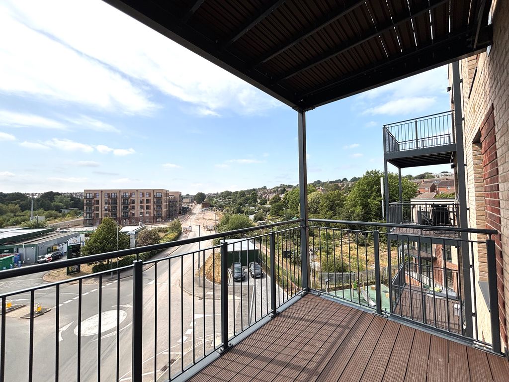 Property photo 2 of 11 Balcony