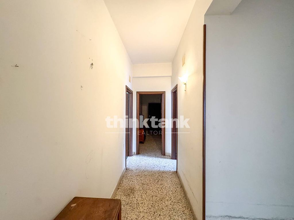 Property photo 2 of 30