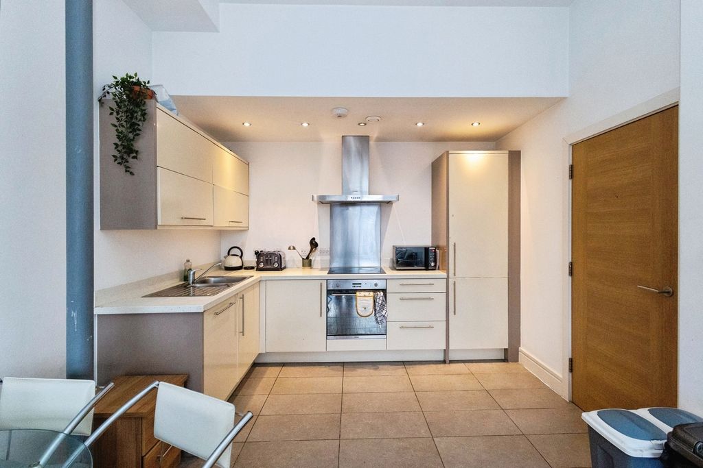 Property photo 3 of 12 Pbox-Img.Jpg