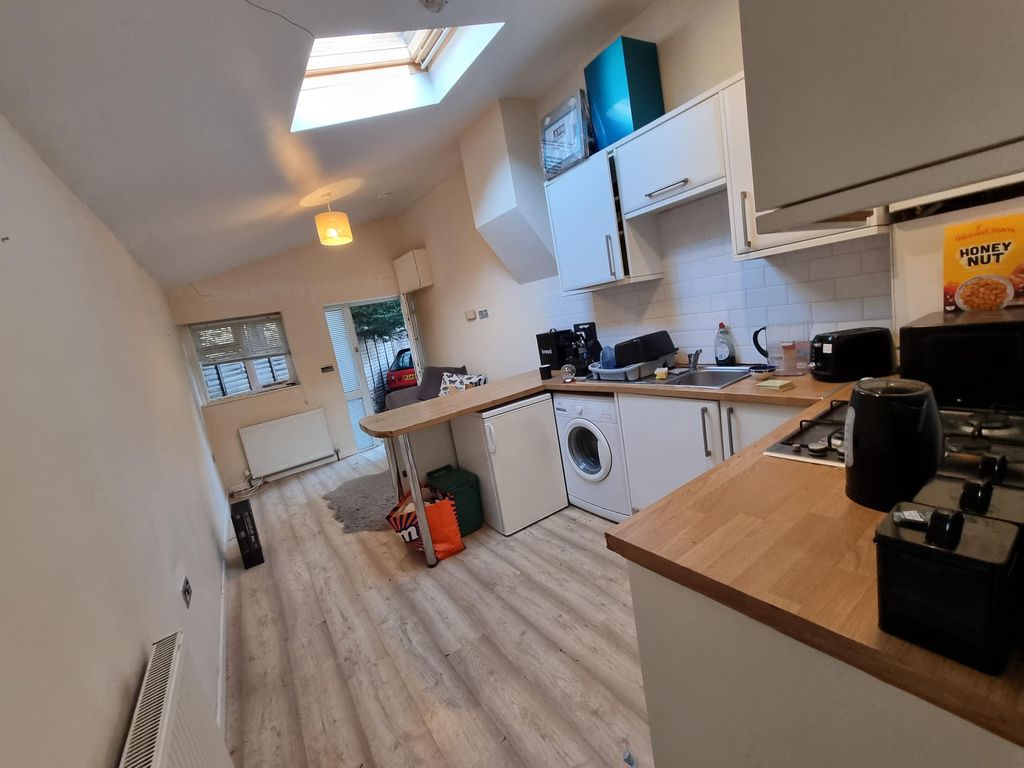 Property photo 3 of 7