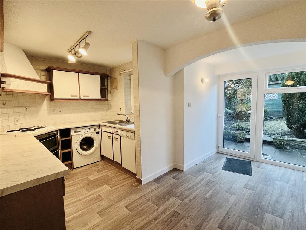 Property photo 3 of 23 Dining Kitchen