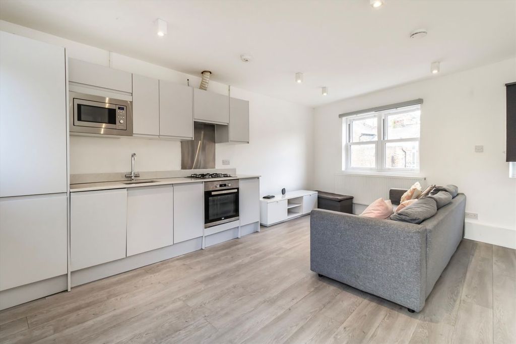 Property photo 2 of 5