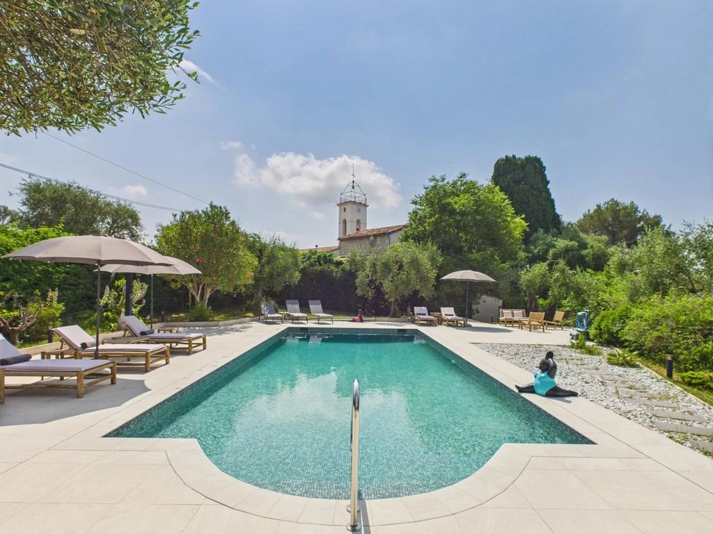 Property photo 3 of 32