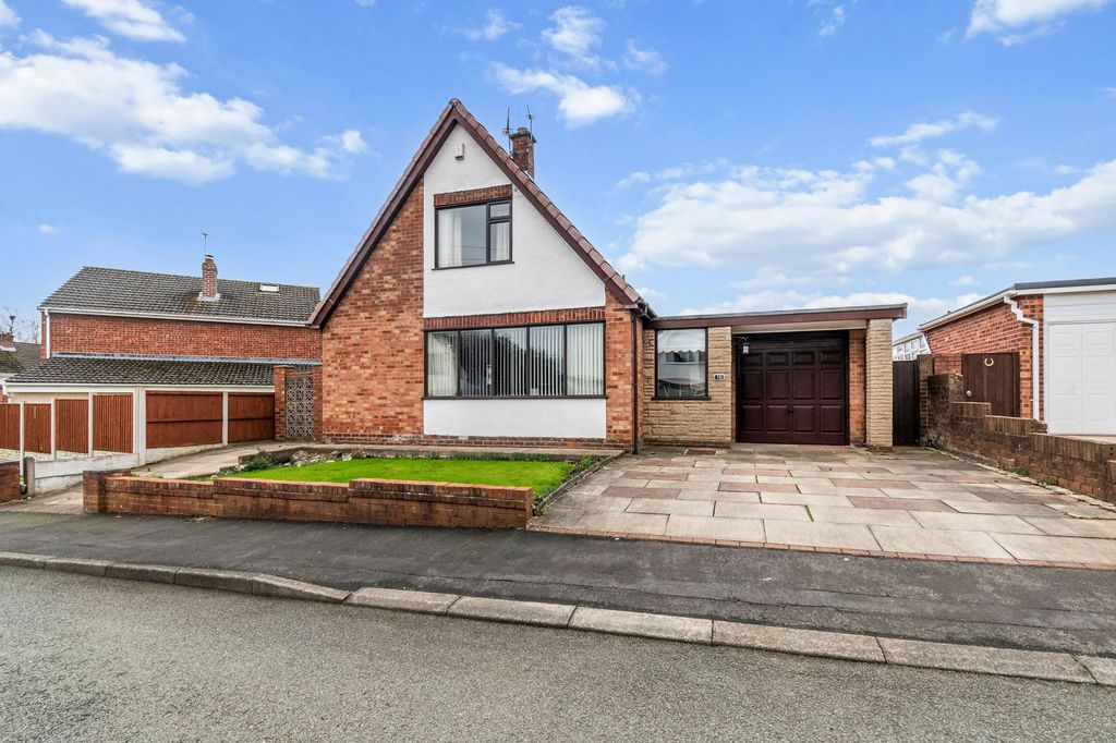 Property photo 2 of 33