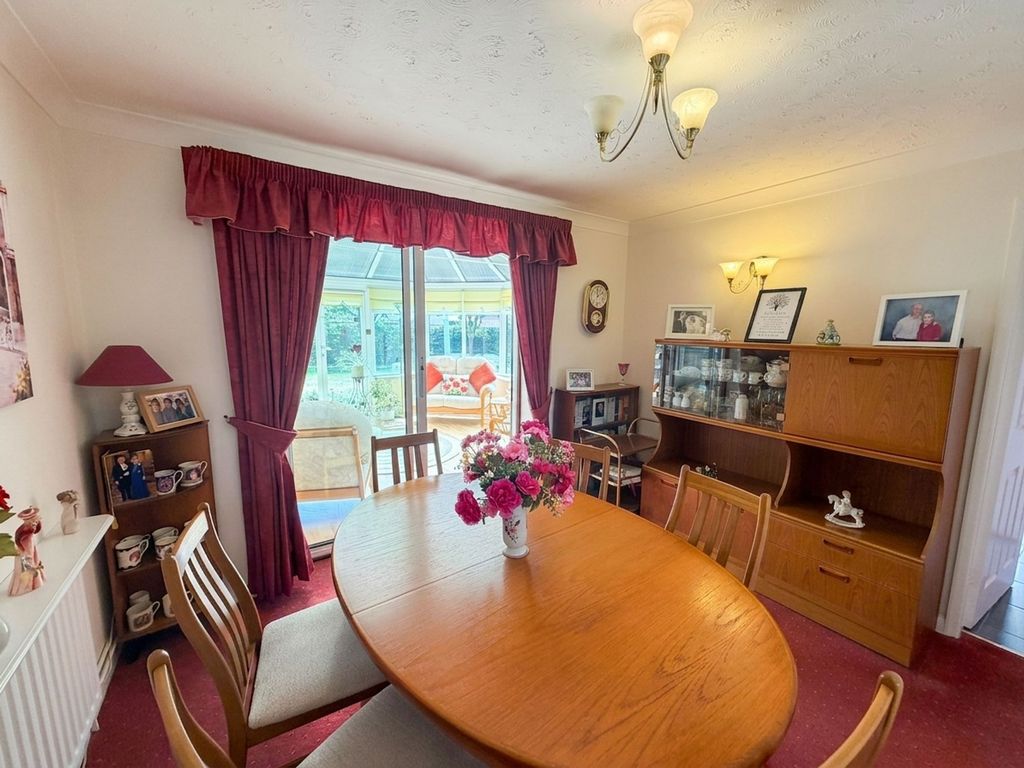 Property photo 3 of 16 Dining Room