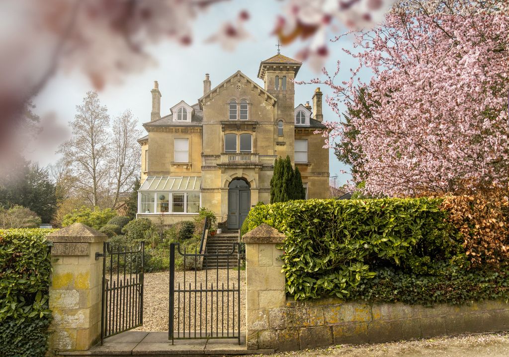 Property photo 1 of 20