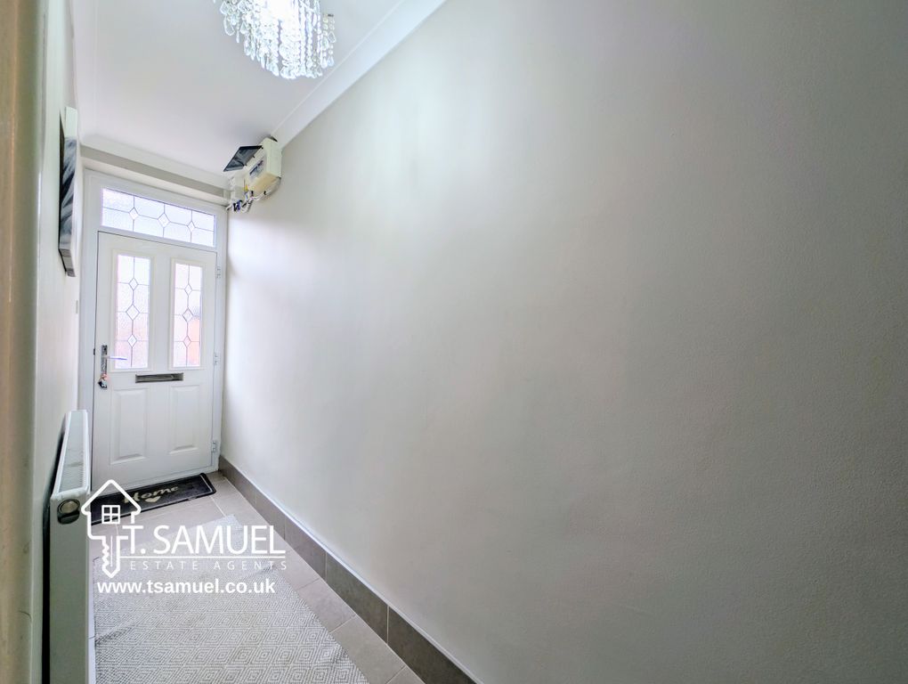 Property photo 2 of 36 Hallway