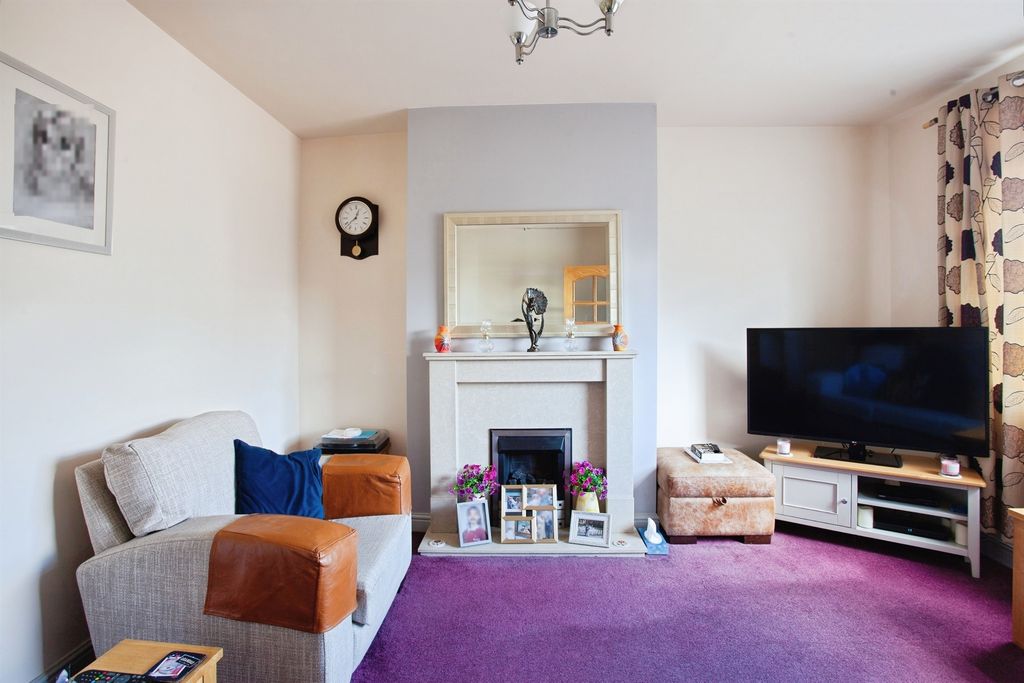 Property photo 2 of 14