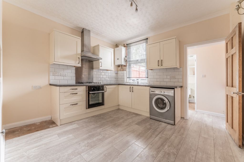 Property photo 3 of 10 5232493