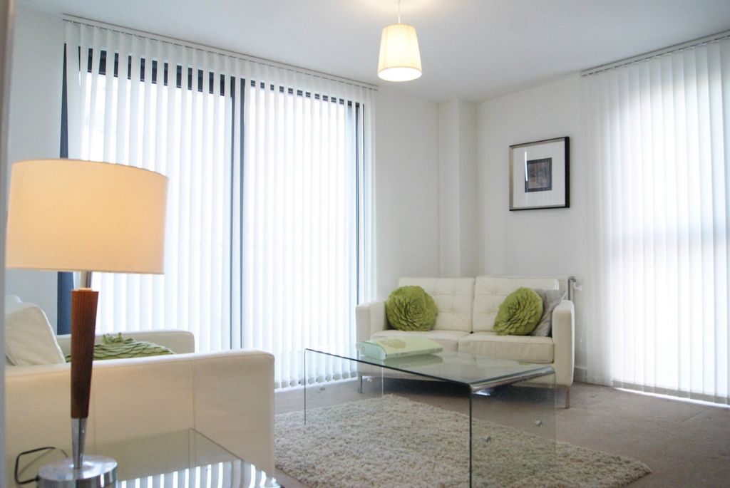 Property photo 1 of 7 Living Area