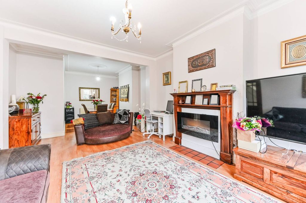 Property photo 3 of 13