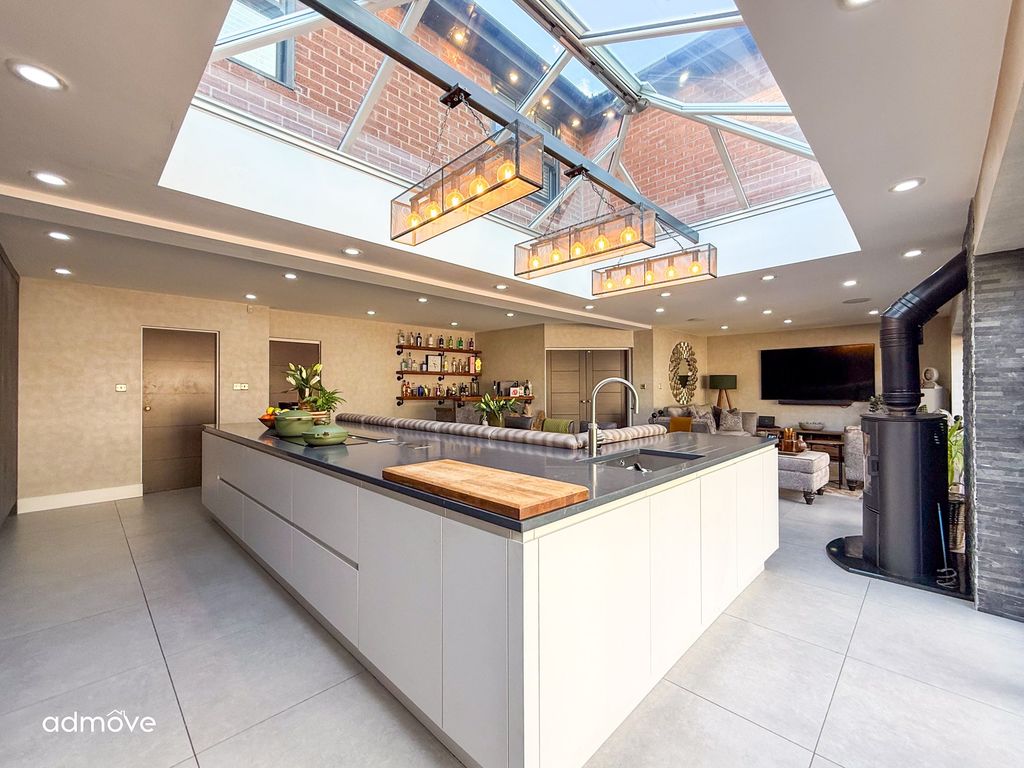 Property photo 2 of 41