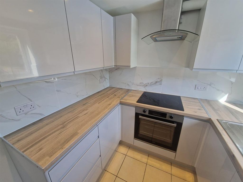 Property photo 3 of 20 B0Ccf9Bf-A804-4500-Ad24-F000Faa6Fee8.Jpg