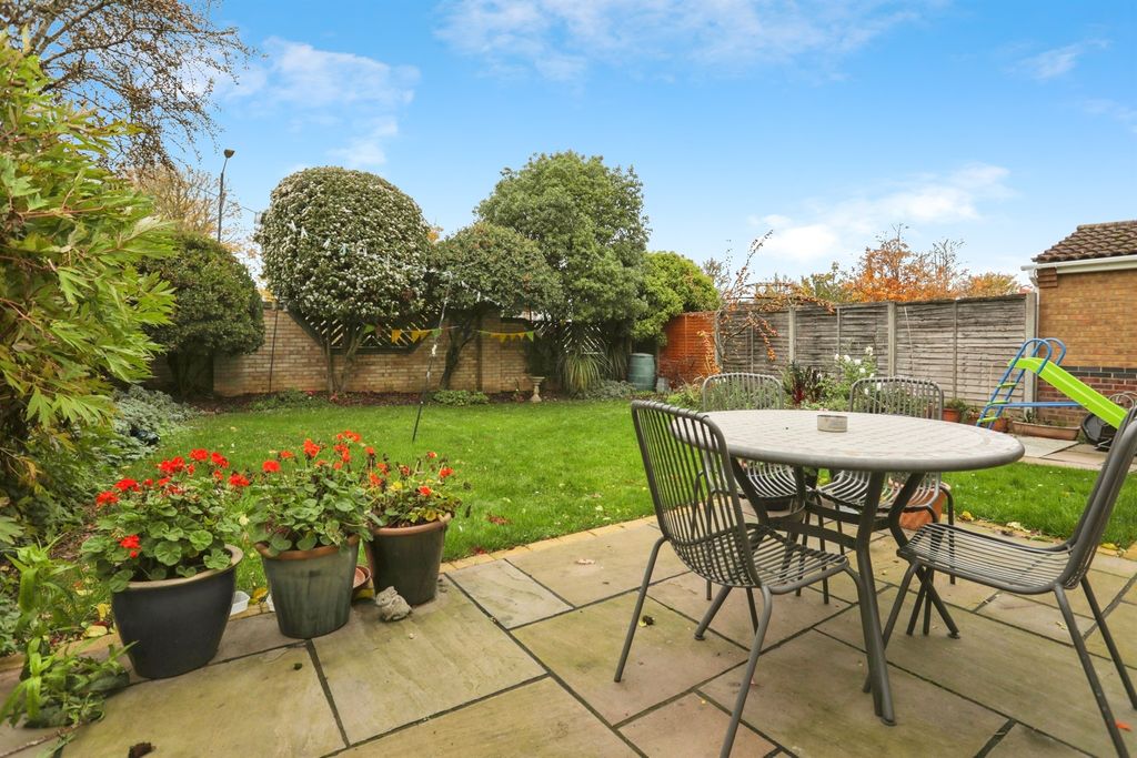 Property photo 2 of 17