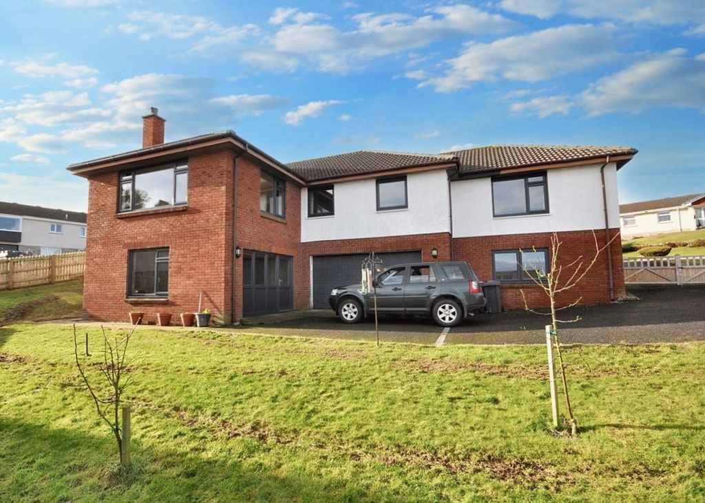 Property photo 1 of 42