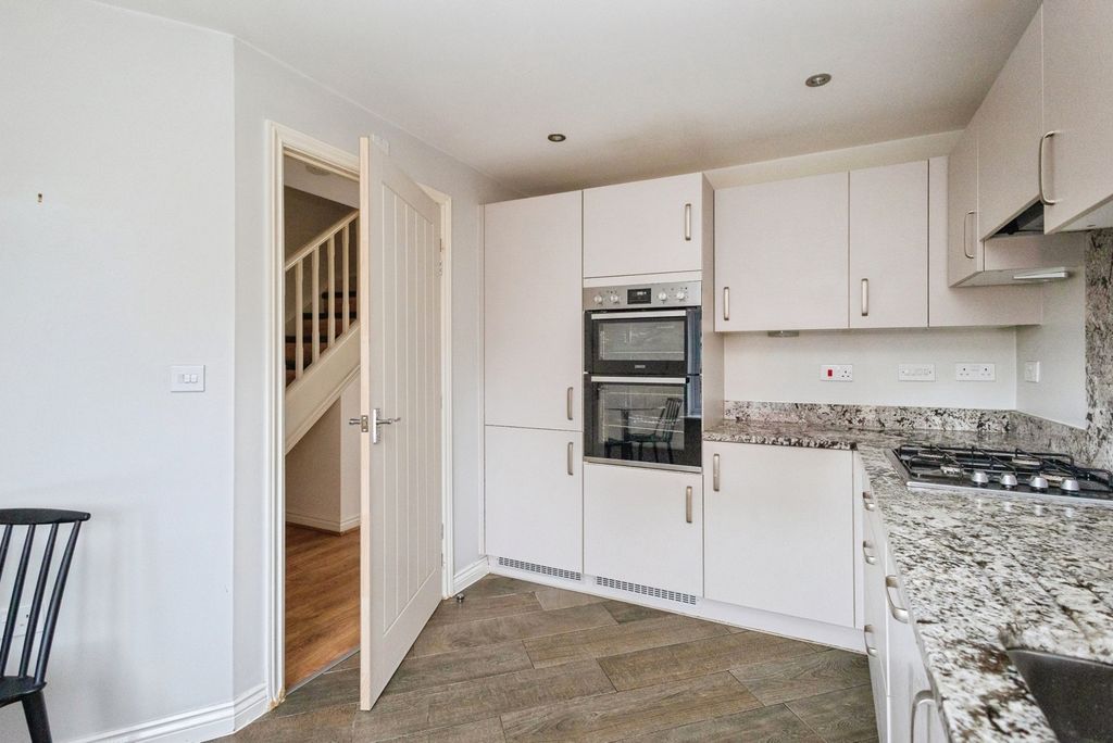 Property photo 3 of 23 Pbox-Img.Jpg