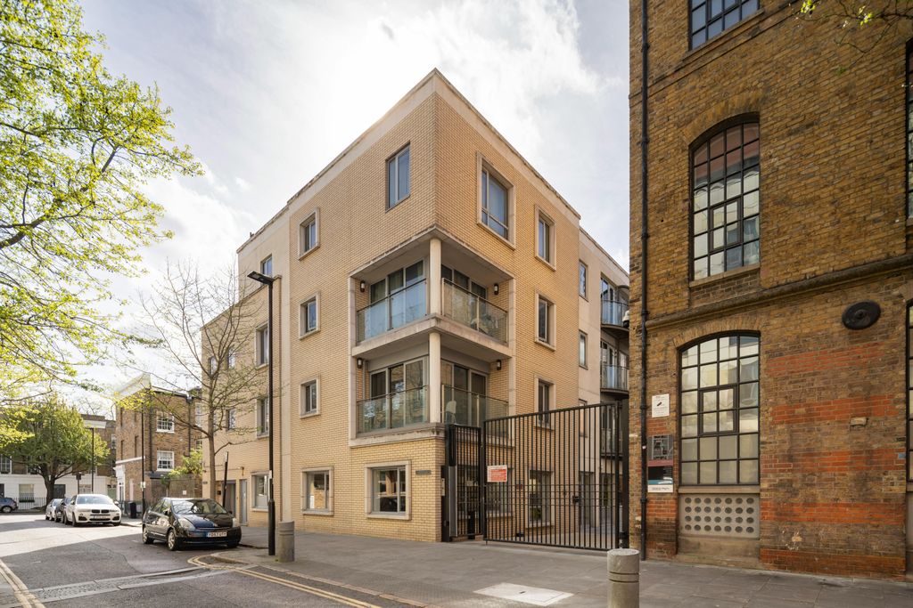 Property photo 1 of 16 External