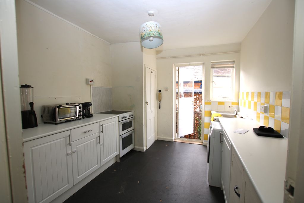 Property photo 3 of 9 30Bhighstreetf