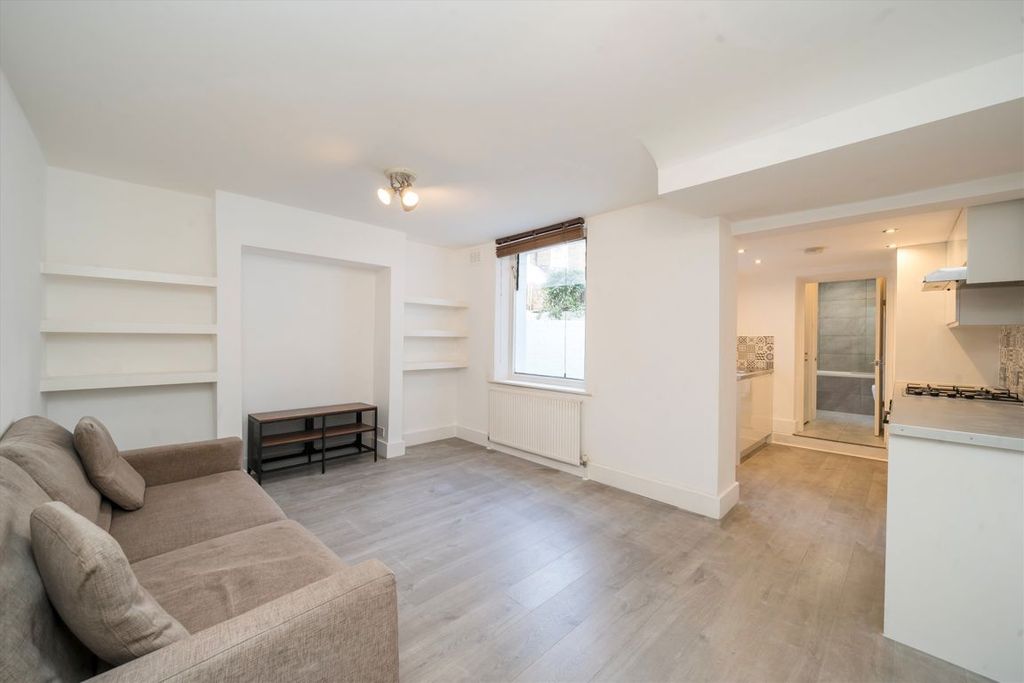 Property photo 2 of 9