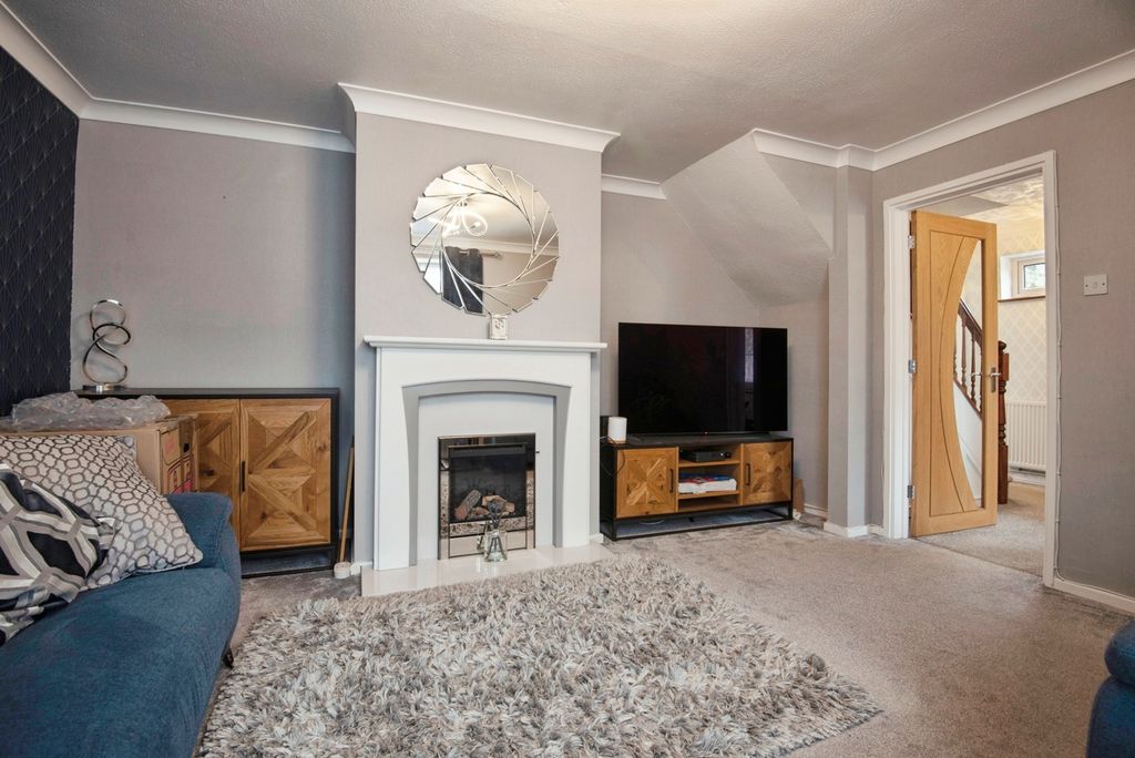 Property photo 2 of 16 Pbox-Img.Jpg