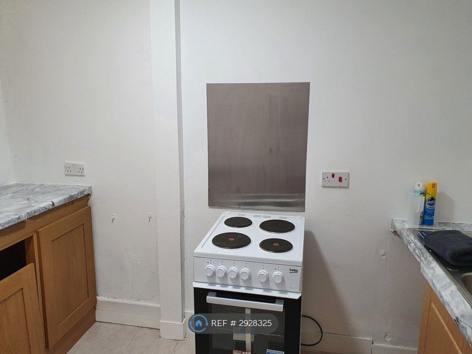 Property photo 2 of 7 Kitchen
