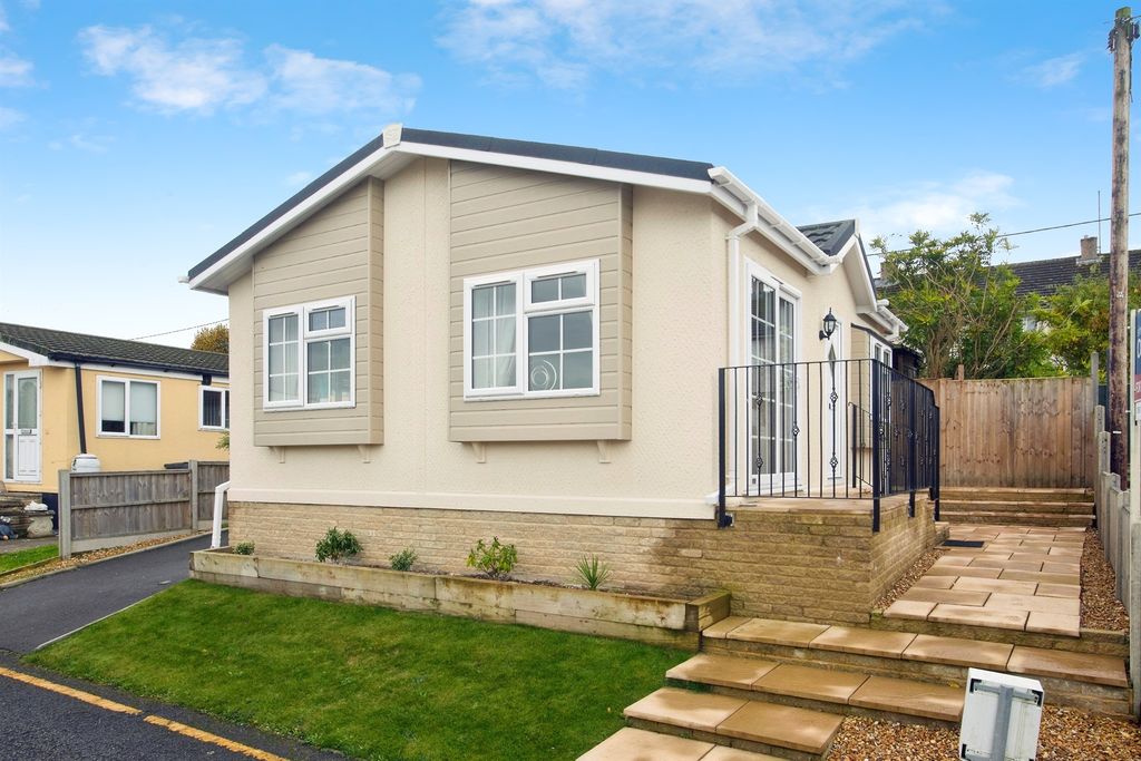 Property photo 3 of 14