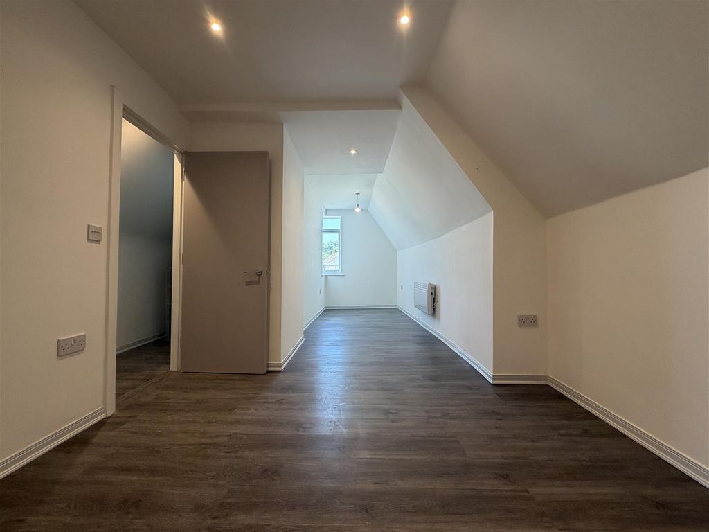 Property photo 3 of 9 Img_0965.Jpg