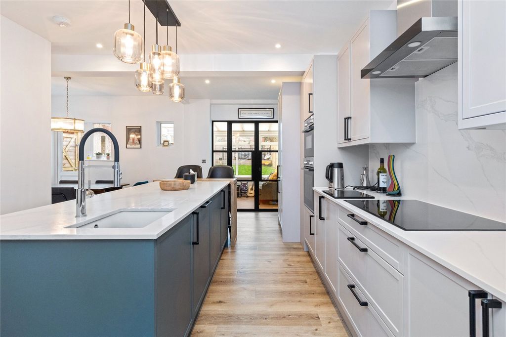 Property photo 2 of 17 Picture 2