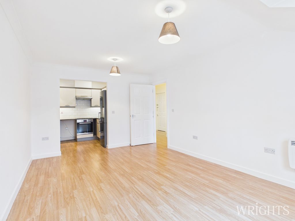 Property photo 3 of 11 Cam05659G0-Pr0088-Still007