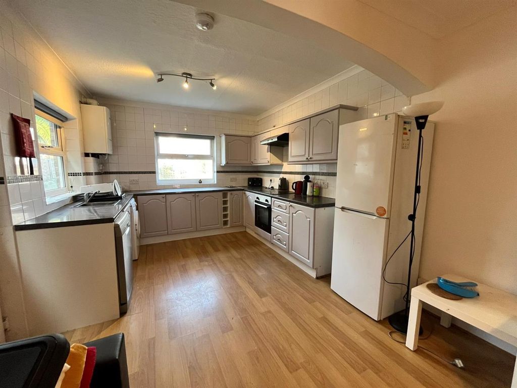 Property photo 2 of 12 Mh8_Uj6Ek0Kfcawmn-3Tow.Jpg