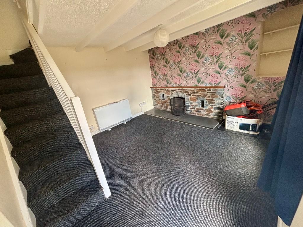 Property photo 2 of 10 Photo 3
