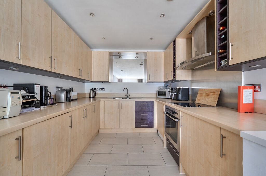 Property photo 3 of 25 1487863-13-6A5Fa0...