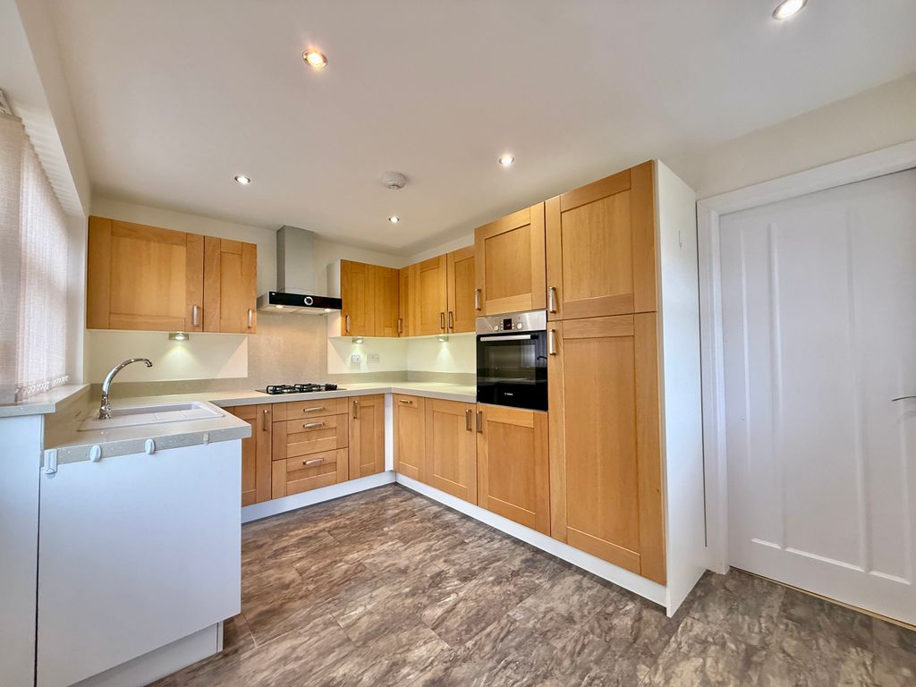 Property photo 2 of 15 Kitchen