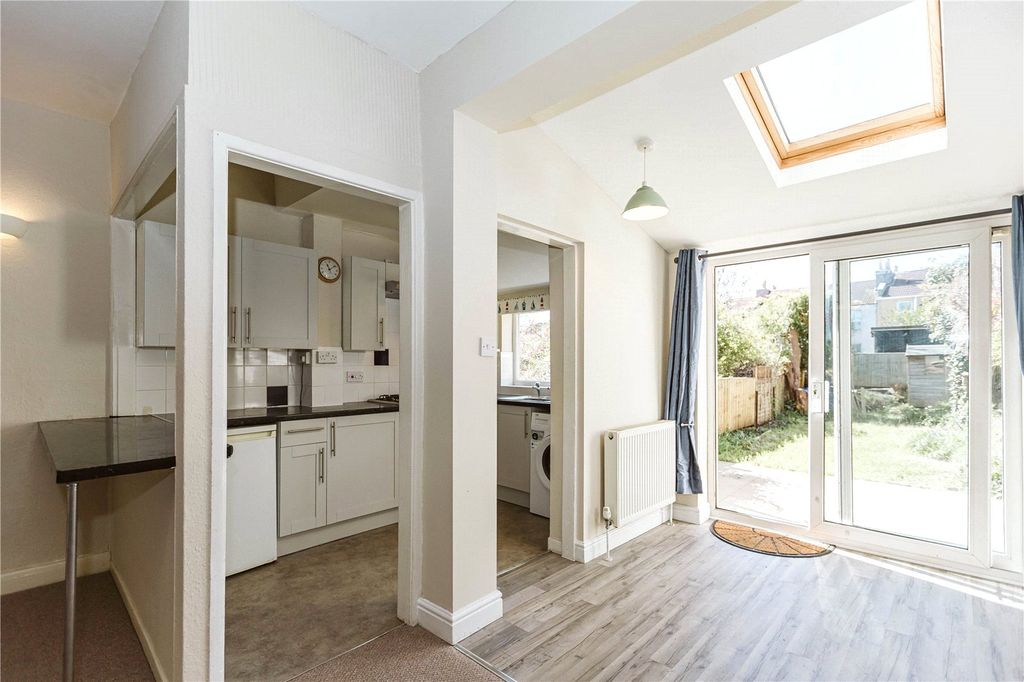 Property photo 1 of 24 Picture No. 10