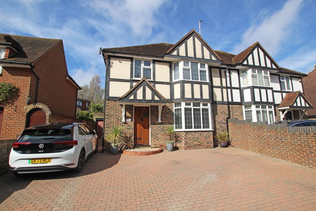 Property photo 1 of 30