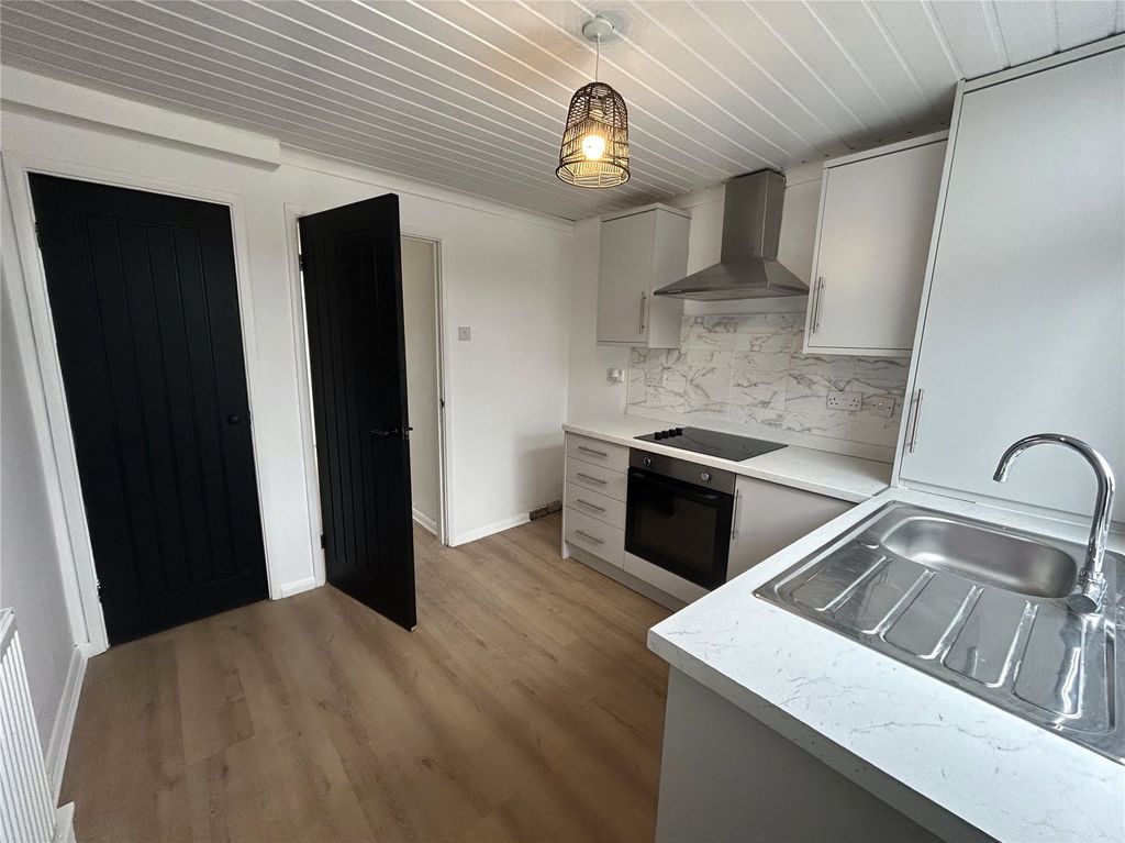 Property photo 2 of 10 Picture No. 15