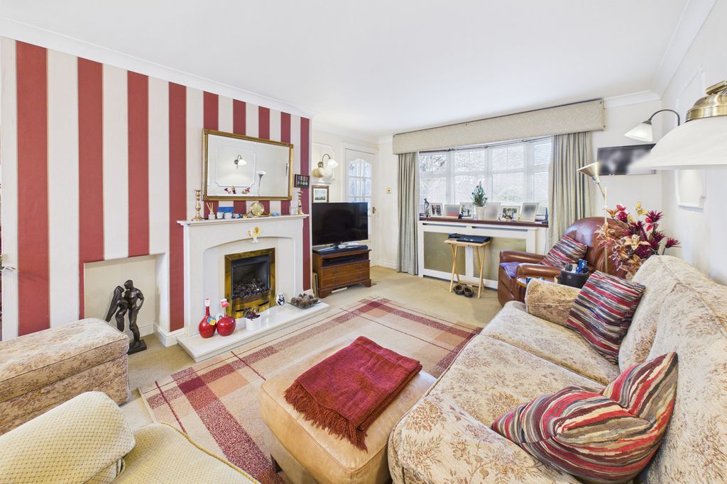 Property photo 2 of 14