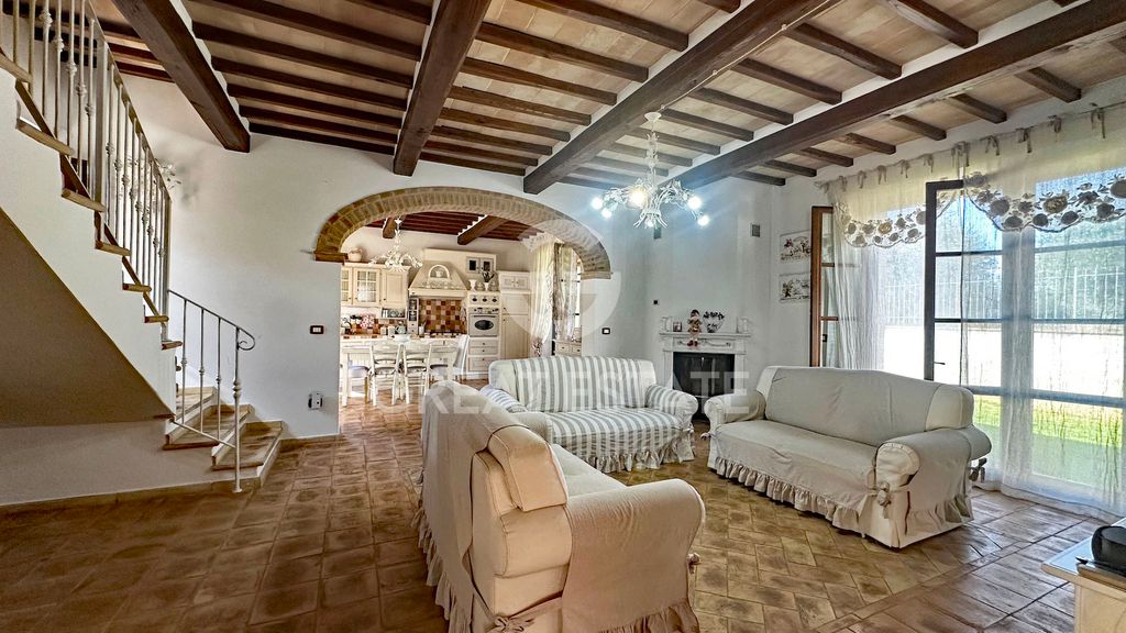 Property photo 2 of 34 Interiors