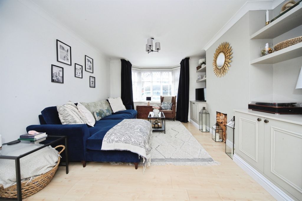 Property photo 2 of 16