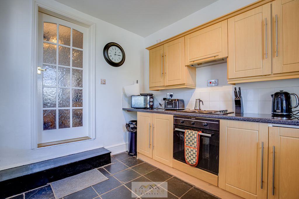 Property photo 3 of 22 Kitchen 1.3