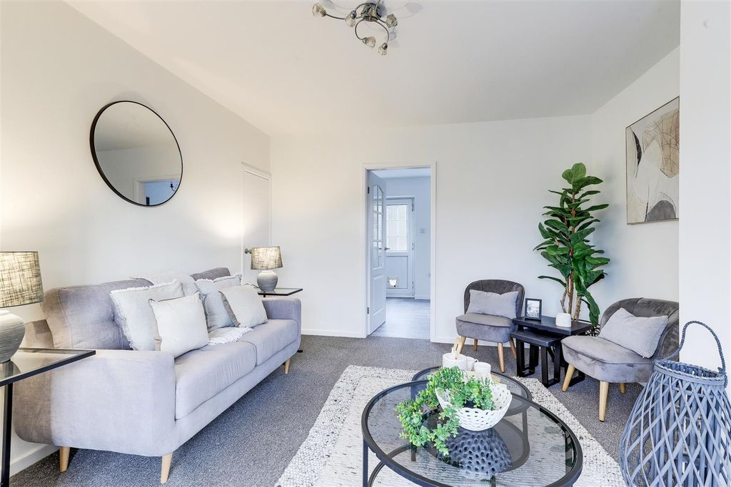 Property photo 3 of 21 1994.Jpg