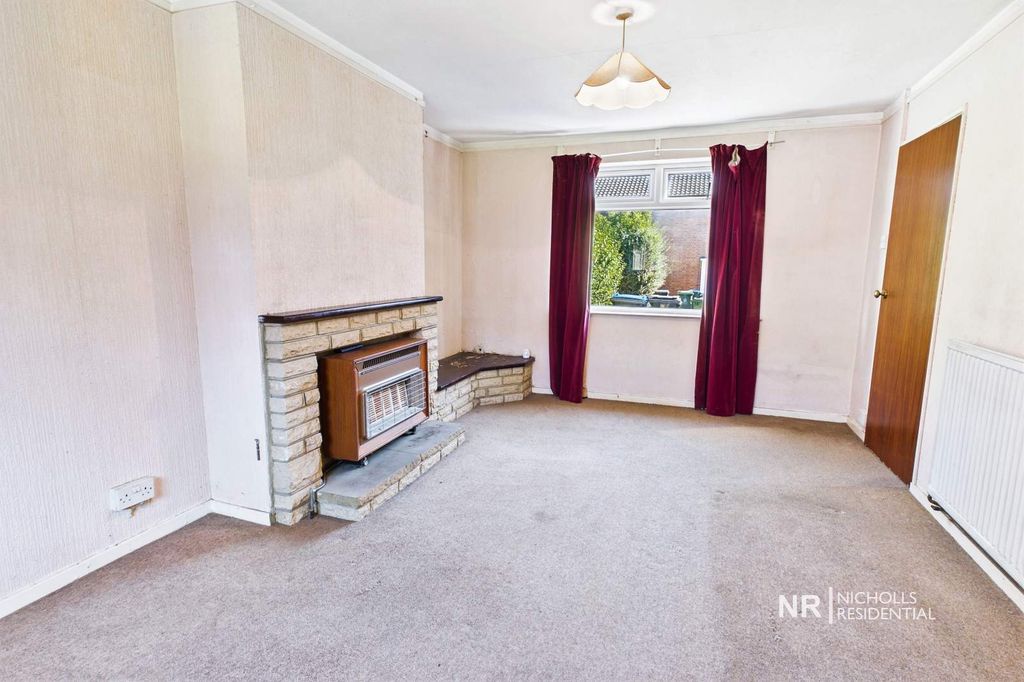 Property photo 2 of 12 Lounge