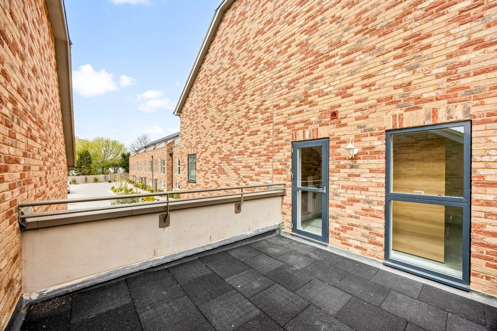 Property photo 2 of 20 5089723