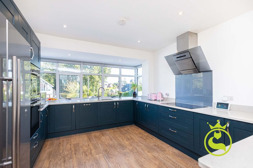 Property photo 3 of 33