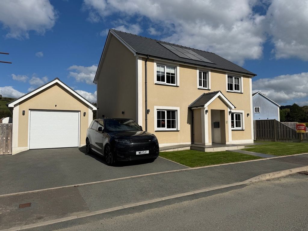 Property photo 1 of 43